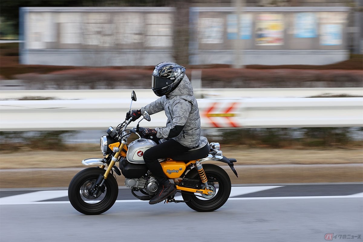 現行でラインナップされている50cc超から125cc以下のバイクを原付一種免許で運転してしまうと、無免許運転となってしまう
