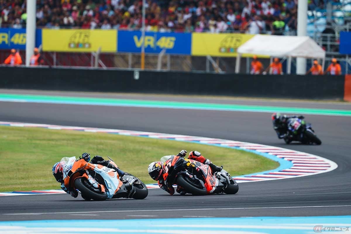 決勝レースでは、2023年Moto2チャンピオンのペドロ・アコスタ(#37)と2024年Moto2チャンピオンの小椋藍選手(#79)がポジションを争うシーンもあった