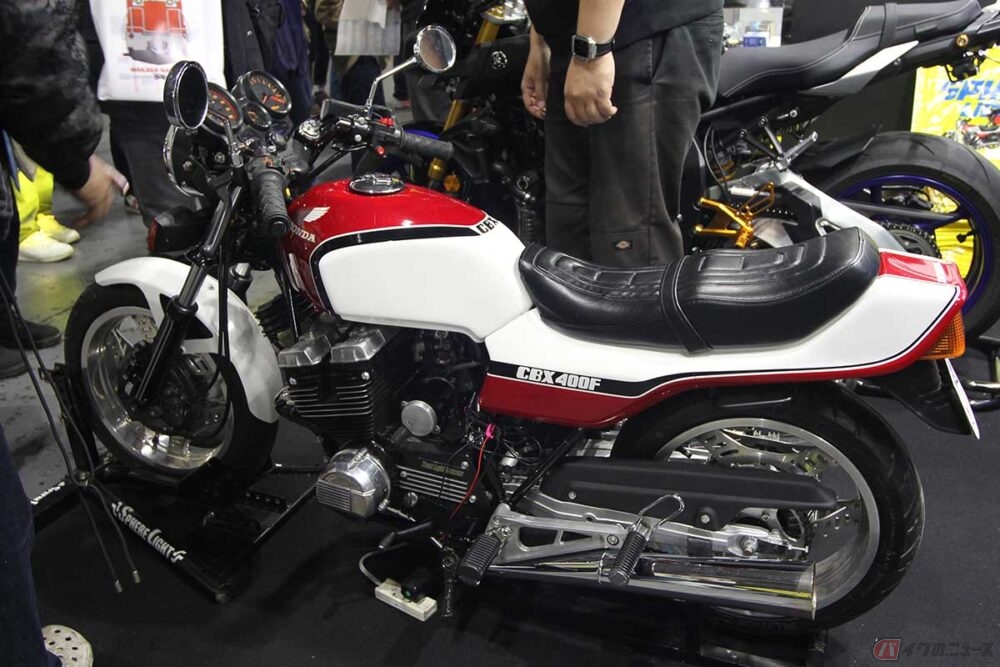 世界最小の乗れる「CBX400F」!? 忠実再現、「チービーX」と名付けられ