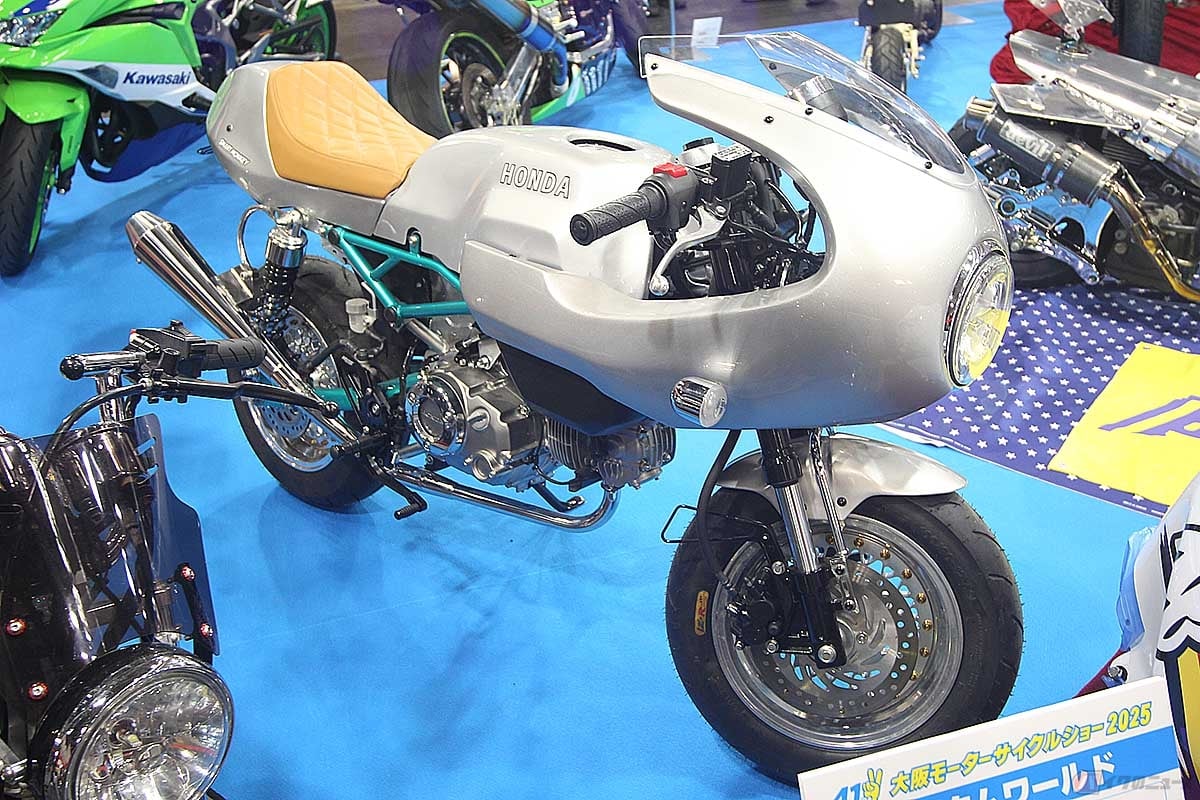 ドゥカティ「ポールスマート1000LE」風にカスタムされたホンダ「モンキー125」