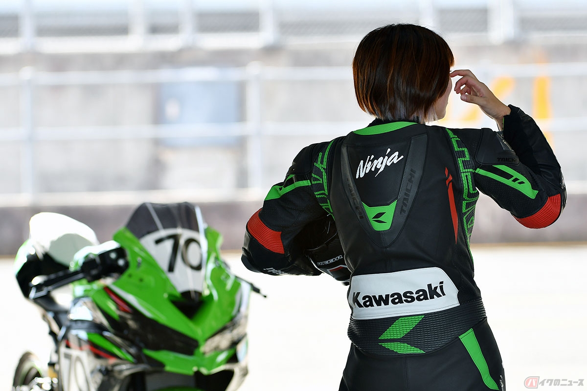 革ツナギ バイク用 青と白 Rロゴ入り 革ツナギ バイク用 青と白 Rロゴ入り 楽天市場】ブルー