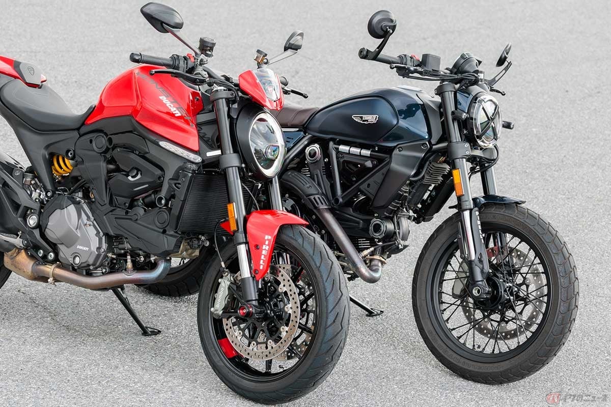 ドゥカティ「Monster+」(左)と「Scrambler Nightshift」(右)