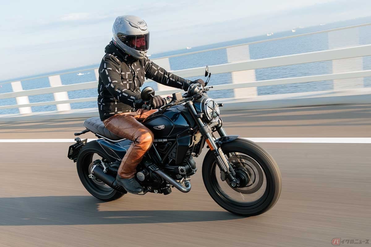 高速道路ではマッタリ巡航で鼓動感が味わえる「Scrambler Nightshift」
