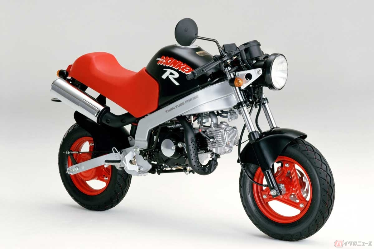 ホンダ「MONKEY R」（1987年）は、当時のレーサーレプリカからカウルを外したようなネイキッドスタイル
