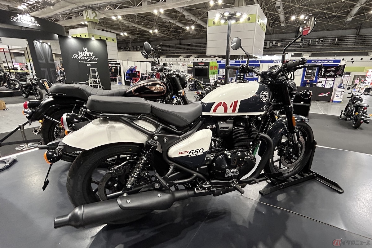 第40回大阪モーターサイクルショーにて日本初公開されたロイヤルエンフィールドの最新モデル「ショットガン650」