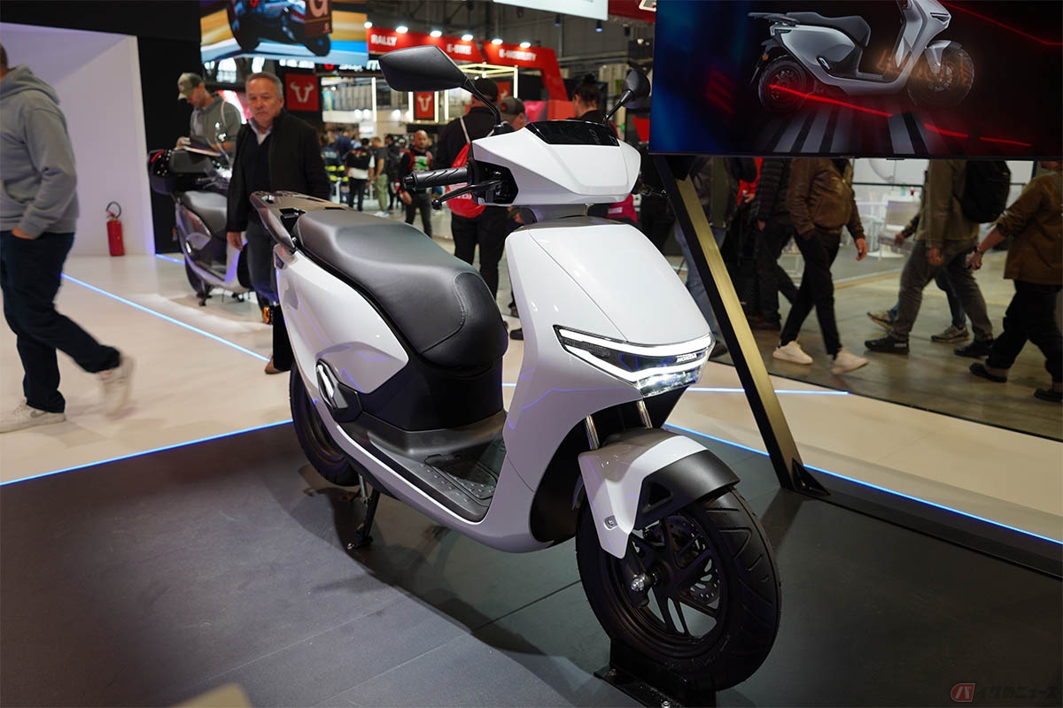 東京モーターサイクルショー2025でも大人気の新たな電動バイクホンダ「CUV e：」