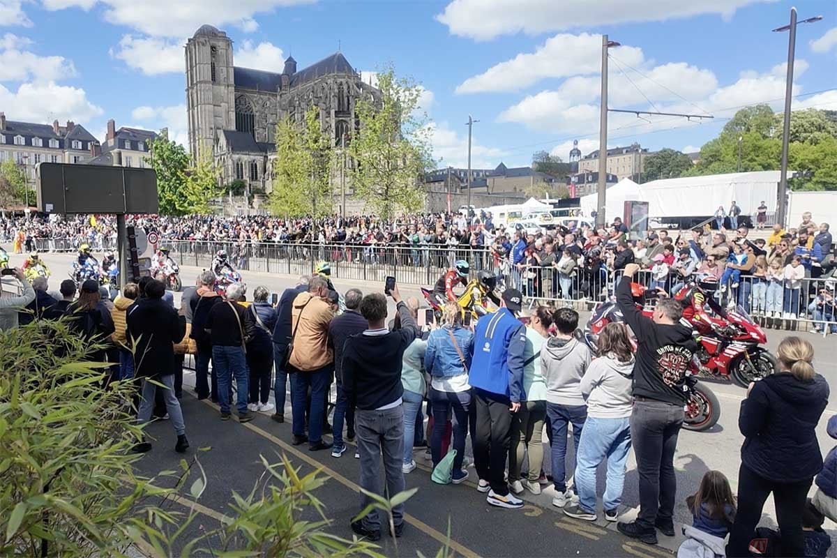 ジャコバン広場で行われたパレードの様子