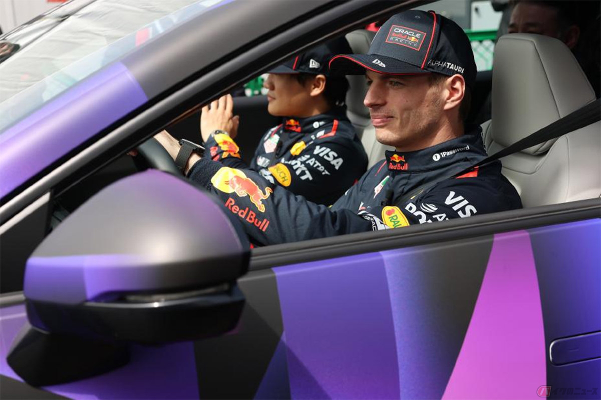 レッドブル・レーシング・ショーランX（東京）にホンダ 0 SUVが登場。マックス・フェルスタッペン（右）と角田裕毅が参加