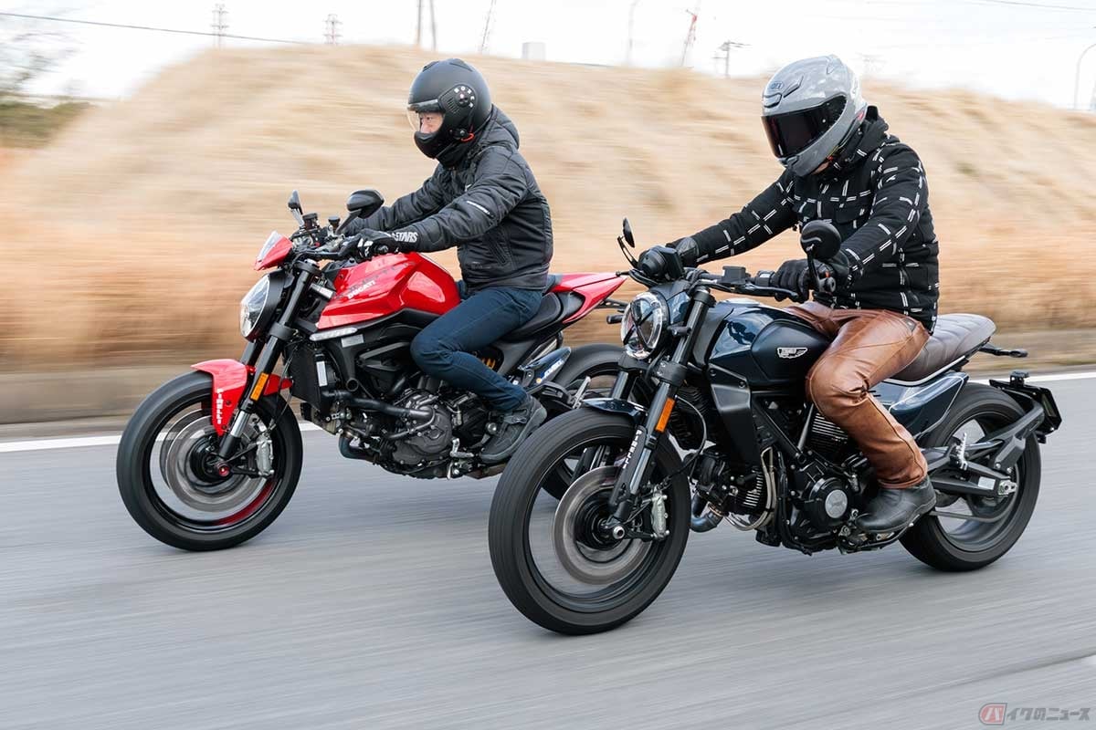 2台のドゥカティ「Scrambler Nightshift」(手前)と「Monster+」(奥)を乗り比べながらロングツーリングへ。各車各様のキャラクターが浮き彫りに