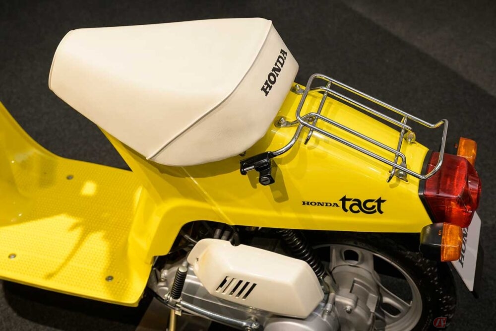 原付スクーターと言えば!? 新時代の火付け役 ホンダ「タクト」は逆襲の 原付スクーターと言えば!? 新時代の火付け役 ホンダ「タクト」は逆襲の