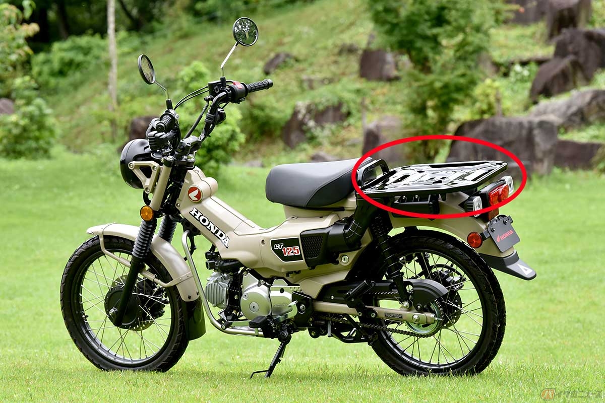 バイクの利便性を高めたいなら必須装備!! リアボックスも取り付け可能