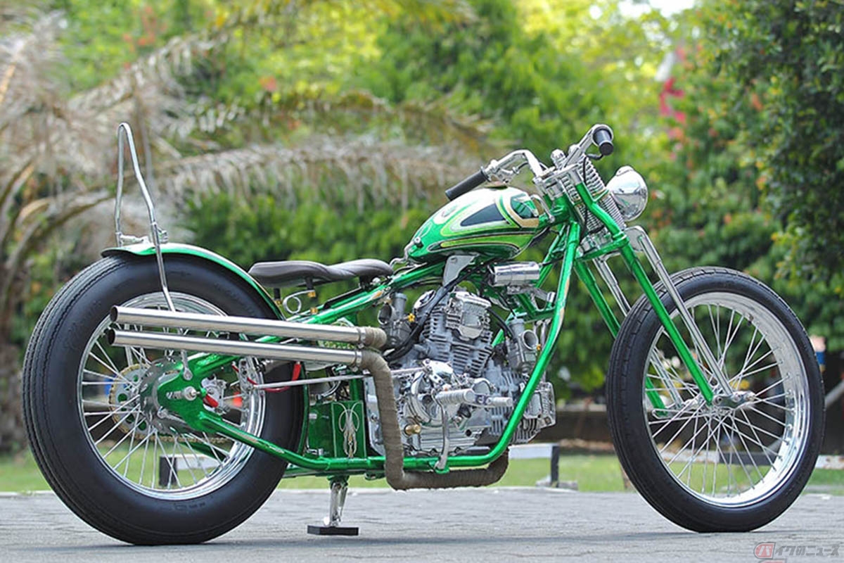 インドネシア「GTX Motorsport」が製作したカスタムバイク。美しいキャンディペイントが施されています