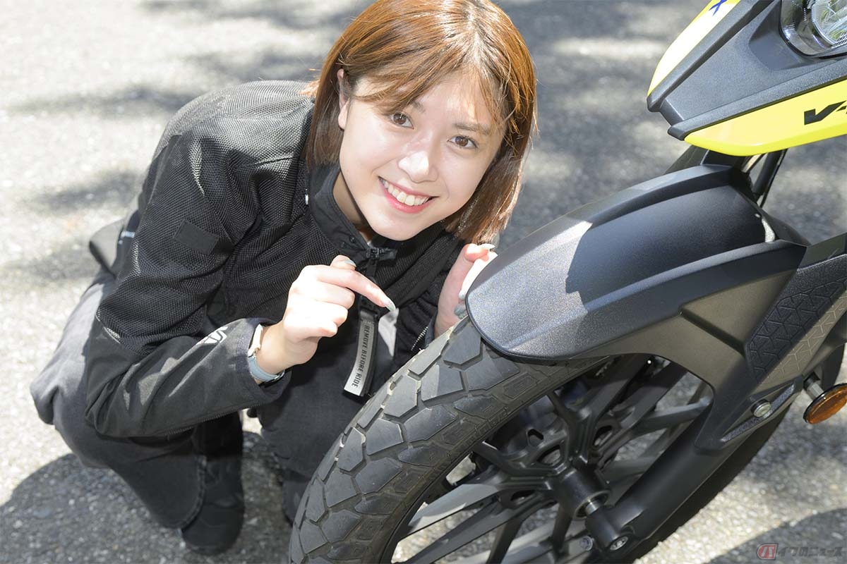 多くのバイク用タイヤにはローテーションがあり、設計された進行方向に沿って装着することで、本来の性能を発揮する