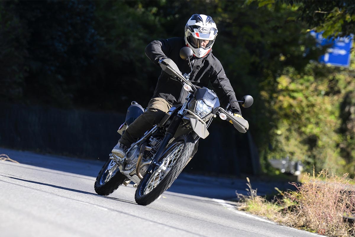 カワサキのデュアルパーパスモデル「KLX230 SHERPA」
