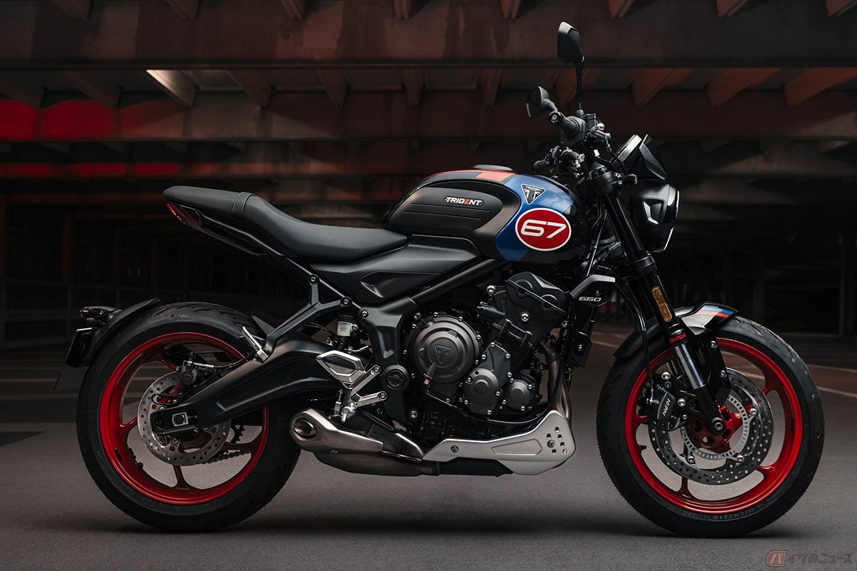 トライアンフのトライデント660をベースにした特別仕様車「Trident Triple Tribute Black」