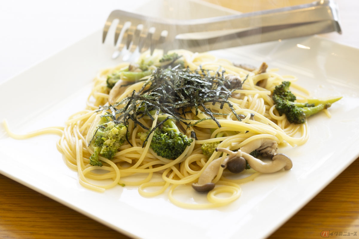 東京都あきるの市にある「ポツンと一軒家」レストラン「マエストロ・ペスカ・フィオーレ」。ブロッコリーとしめじの和風パスタも美味でした