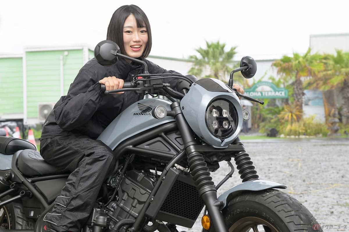 ホンダ「レブル250 SエディションEクラッチ」に試乗した桜井つぐみさん
