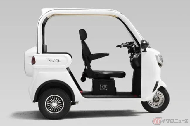 普通免許で運転可能、車検も車庫証明も不要、100kmを80円で走れる3人