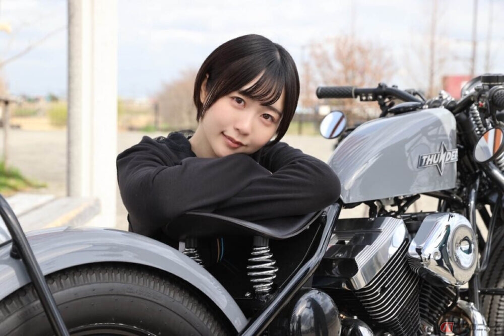 シンプルな形状でクルーザーらしさをアップ!! バイクのシートの一種