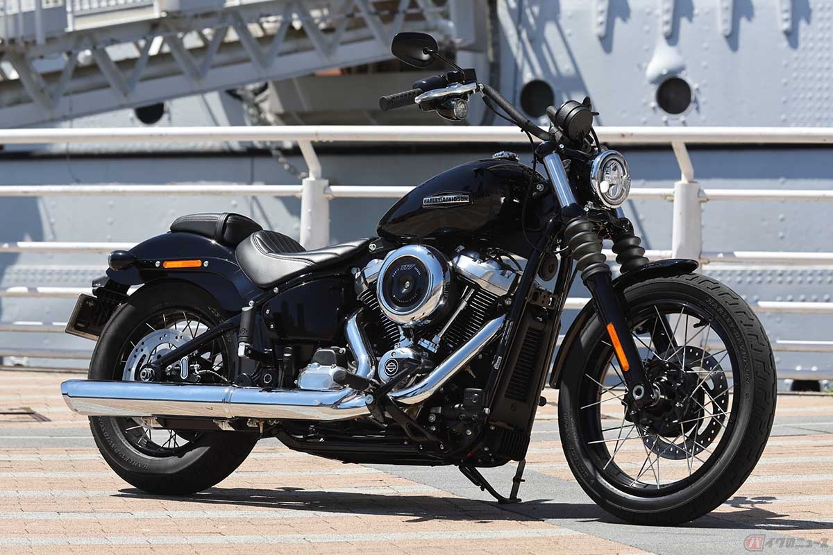 全長2320mm、ホイールベース1630mmの車体の立ち姿はあくまでもシンプル。シート高も非積載時で680mmと扱いやすい低さです。メーカー希望小売価格（消費税10%込）は251万1300円
