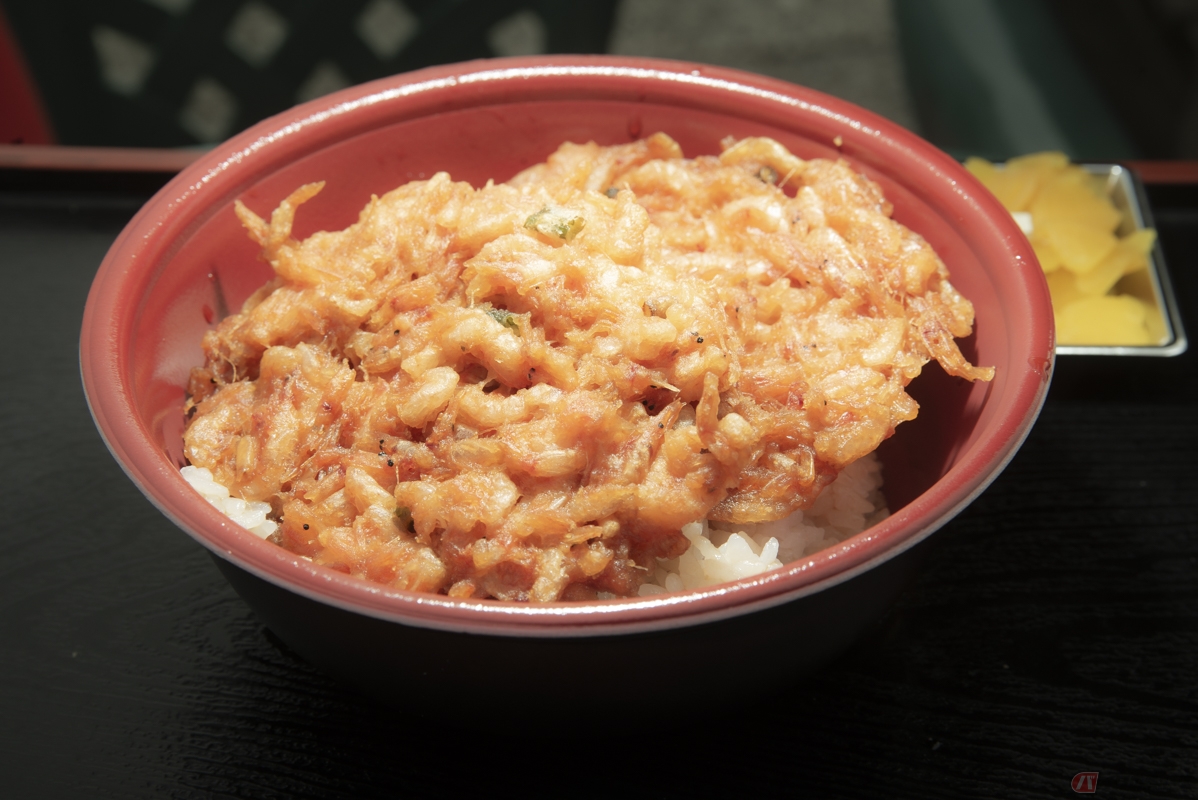 由比港漁業協同組合が運営している「浜のかきあげや」が提供する「かきあげ丼」