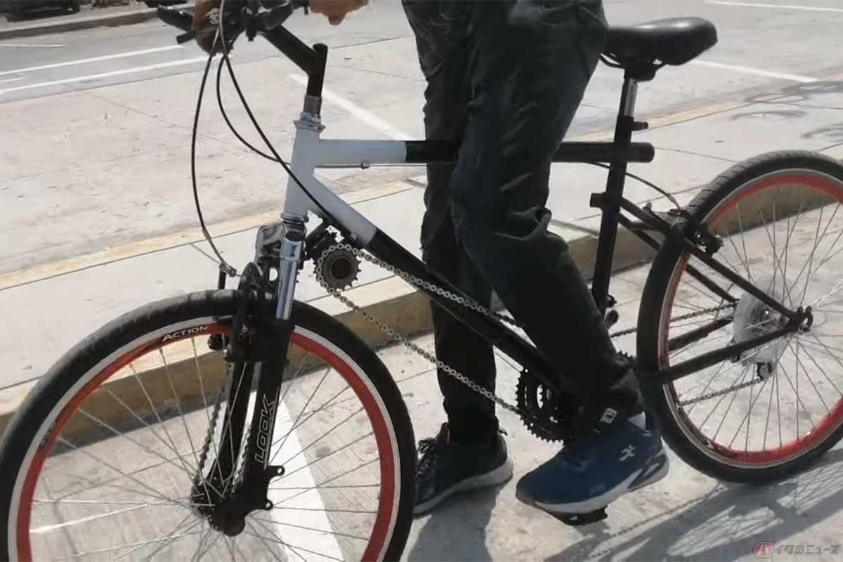 アレ? 自転車のチェーンがフロントにも伸びて……