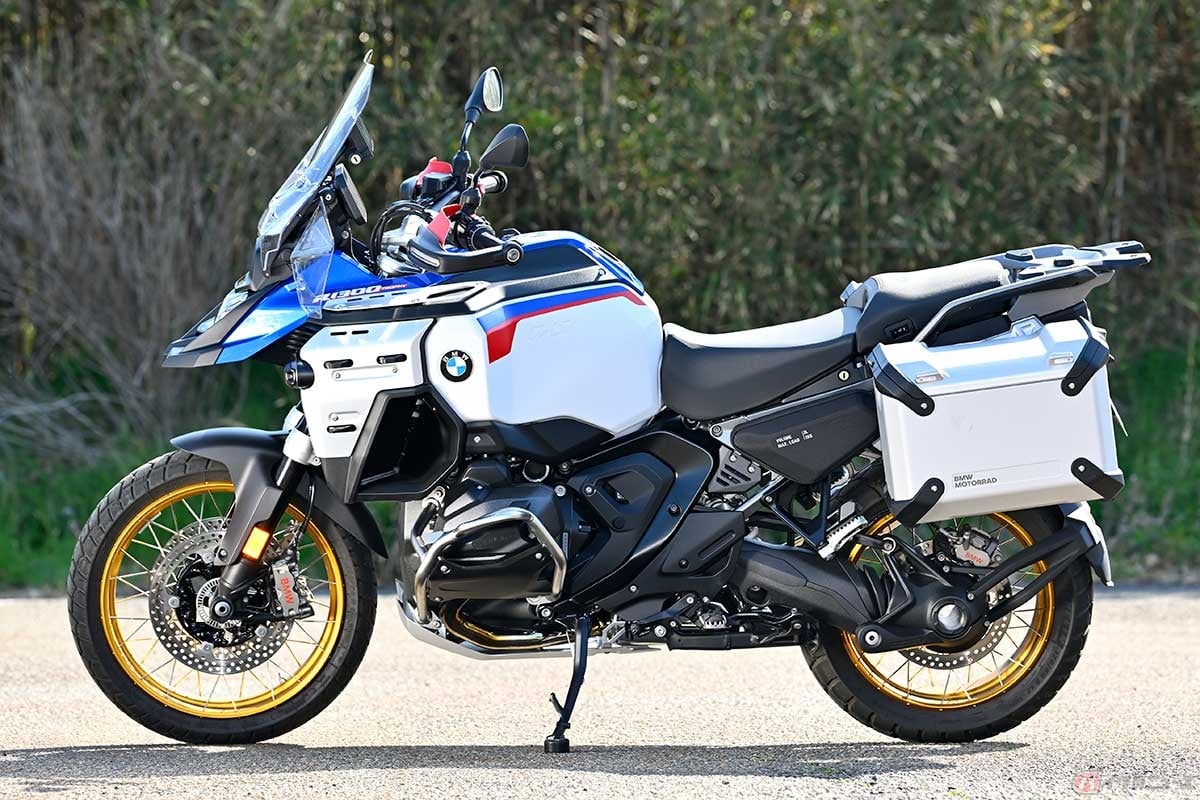 BMW Motorrad「R 1300 GS Adventure」ツーリングASA仕様。写真はサイドパニアケース、フレームバッグ(シート下部)を装着した状態