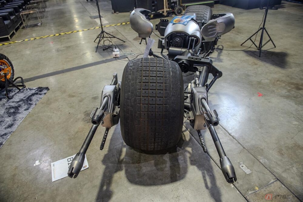 カブ系エンジン搭載のバットマン・ダークナイト登場マシン「バット