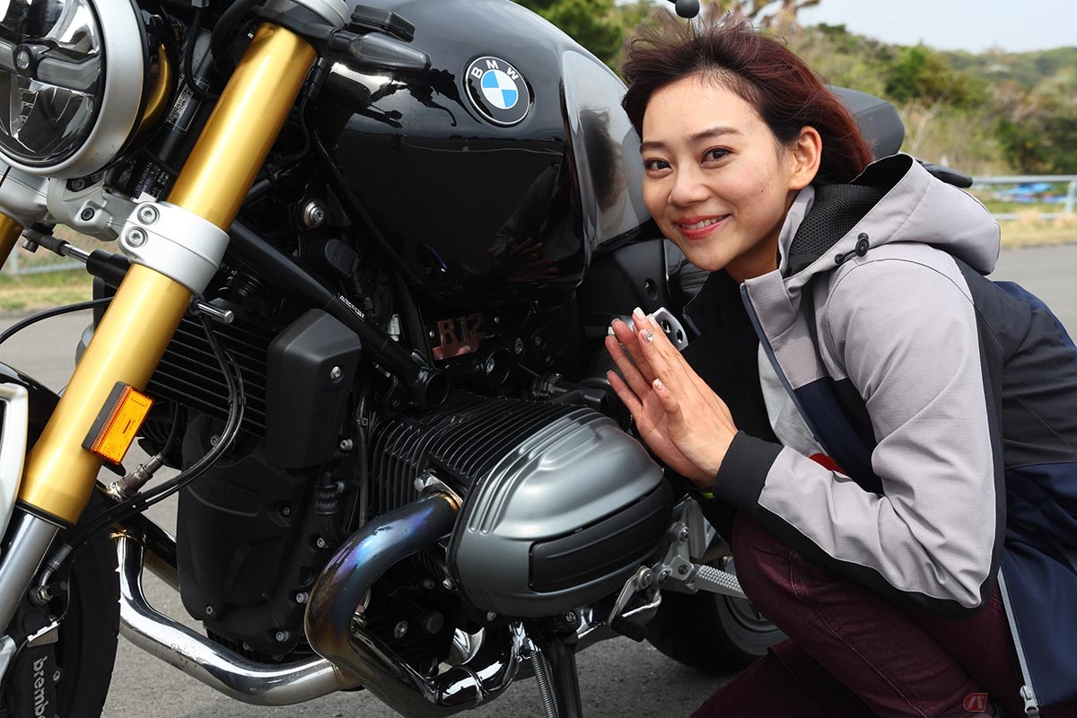 指出瑞貴さんとBMW Motorrad「R12 nine T」
