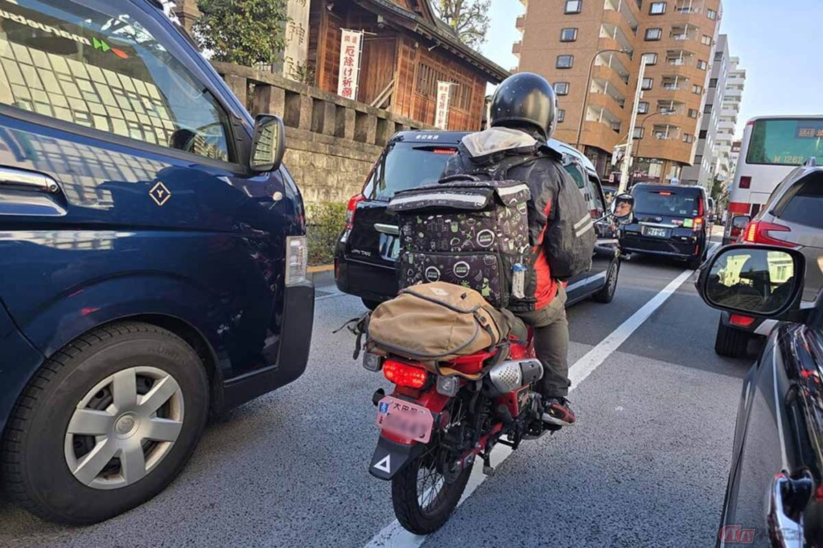 バイクへの荷物の積載場所には規定がある