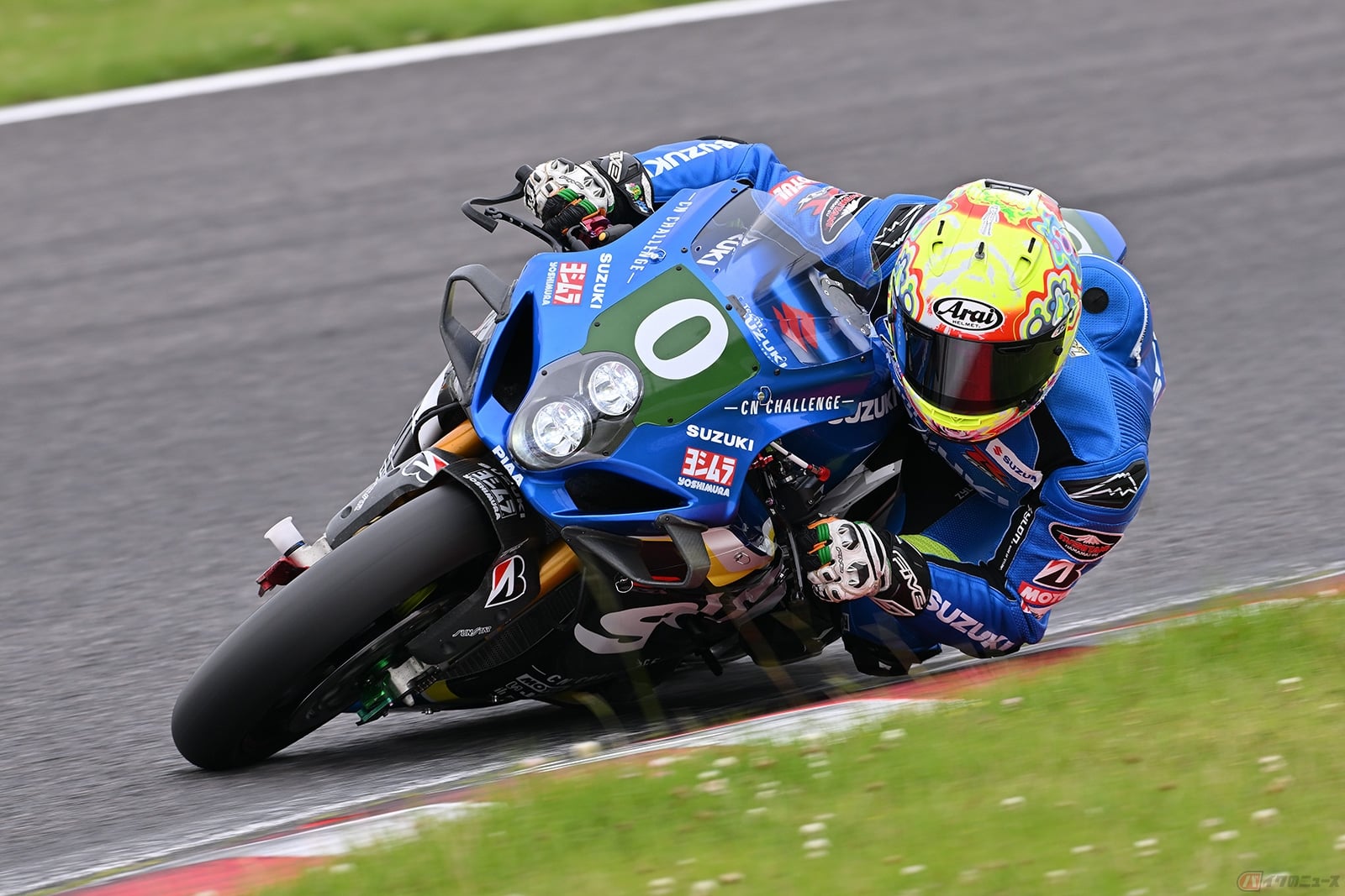 「チームスズキ CN チャレンジ」が手掛けたGSX-R1000Rをテストする濱原 颯道(はまはら そうどう)選手