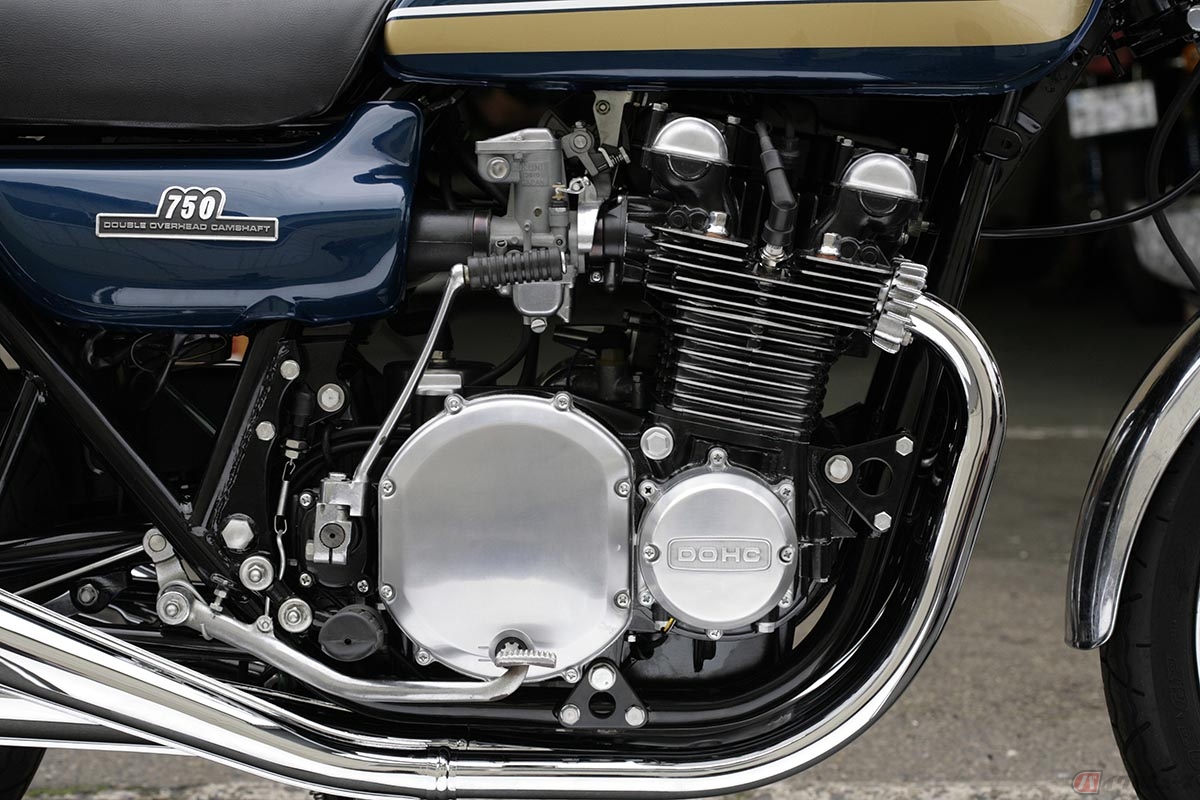 今尚高い人気を誇るカワサキ空冷Z。国内モデルの排気量は750ccで、1973年の初期型から、丸タンクZ2としては1978年のZ750F／D1型まで発売されました。所有している750RS／Z2は、1975年発売の750RS／Z2A後期モデルです