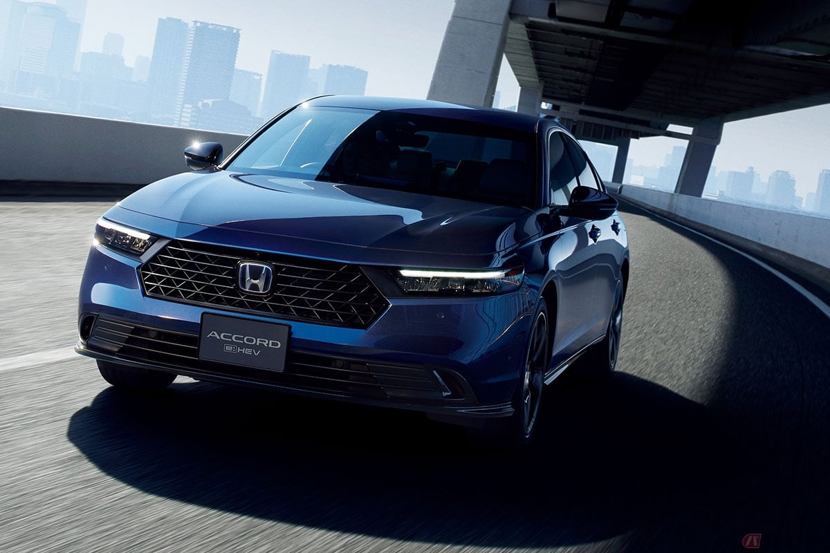 ホンダ「ACCORD e:HEV Honda SENISNG 360+」キャニオンリバーブルー・メタリック