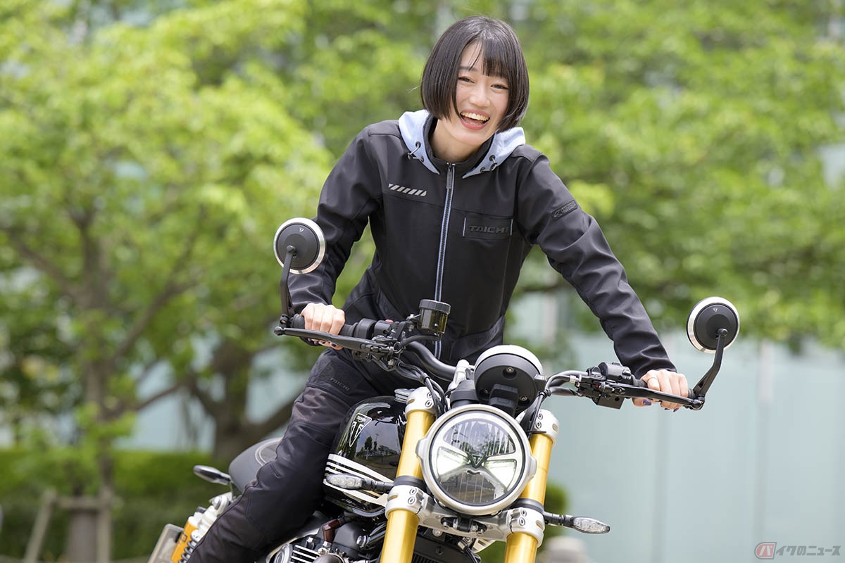 久しぶりのトライアンフ試乗が嬉しくて走行前からこの表情