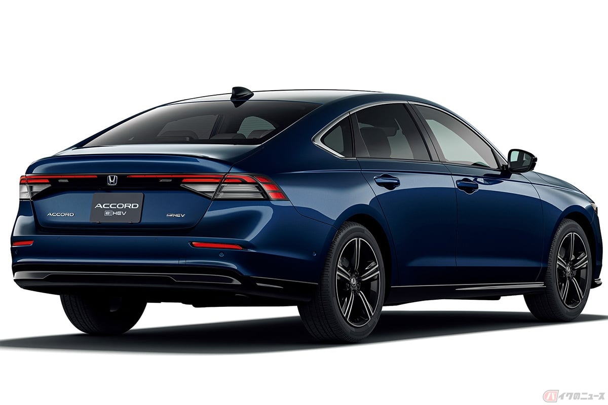 ホンダ「ACCORD e:HEV Honda SENISNG 360+」キャニオンリバーブルー・メタリック