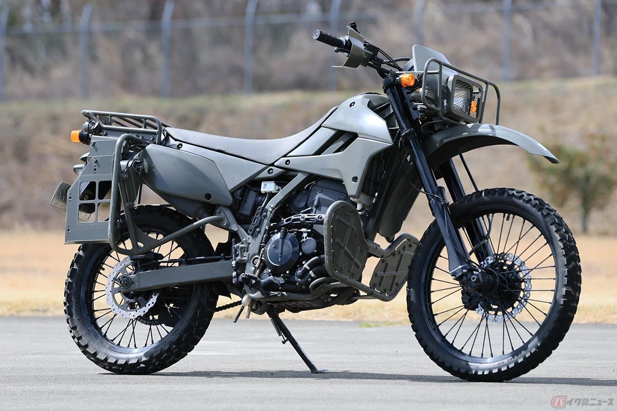 陸上自衛隊の相馬原駐屯地の第12偵察戦闘大隊、偵察中隊のオートバイ部隊が使用するカワサキ「KLX250」