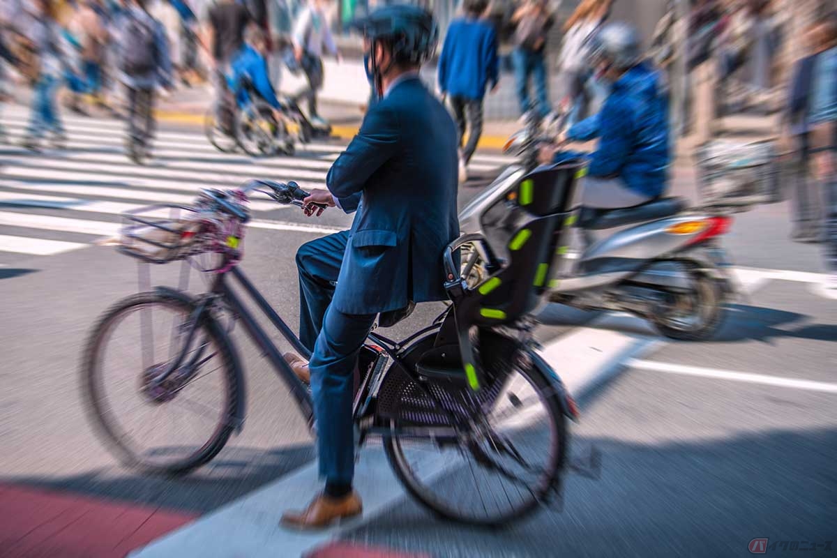 人によっては生活に欠かせない存在となっている電動アシスト自転車(e-BIKE)の値段が、近年上がり続けている