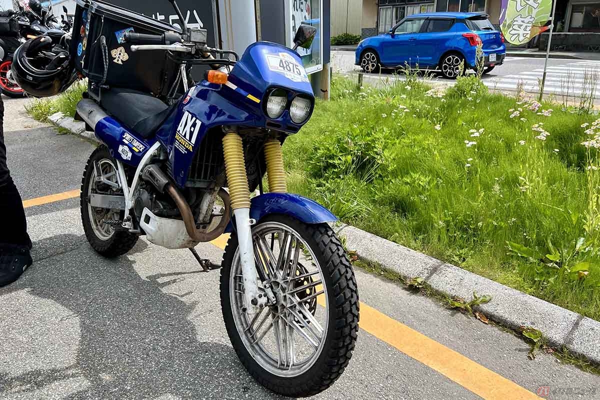 ツーリングイベント「SSTR」の道中で出会った齢84歳のライダーの愛車、ホンダ「AX-1」