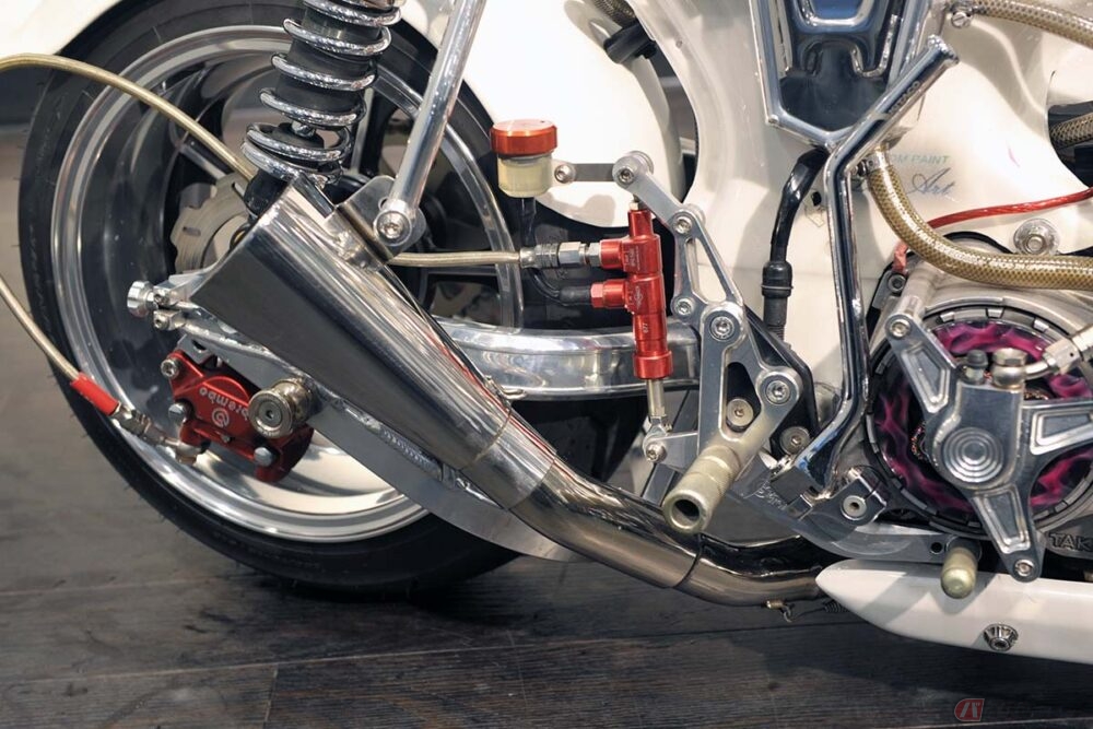 あの可愛いホンダ「ダックス」がゴリッゴリの狂犬仕様!に!! 「胴長