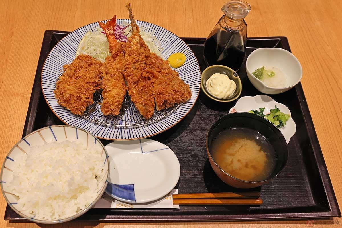 「和幸」の夏季限定メニュー、長崎県松浦産の鯵を使ったあじフライに海老フライ、1口ひれかつの盛り合わせ膳「ひまわり」