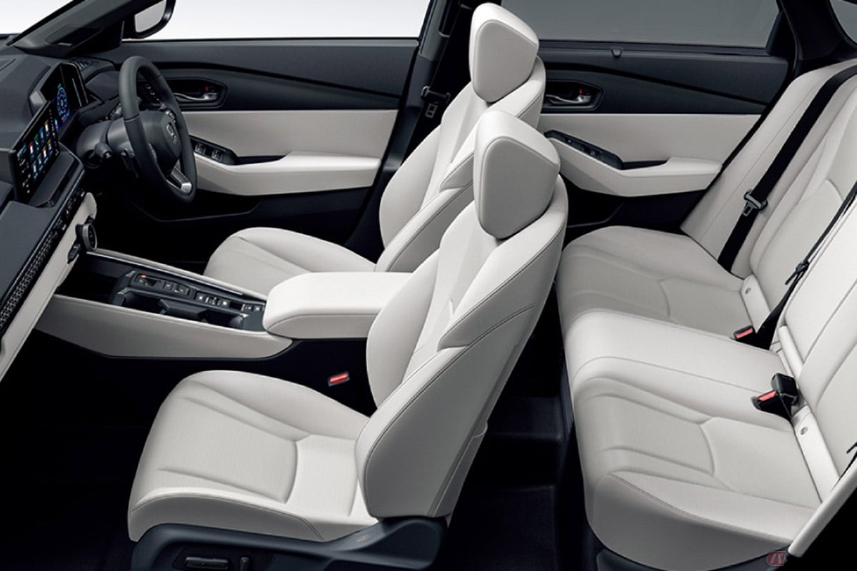 ホンダ「ACCORD e:HEV Honda SENISNG 360+」の内装(ホワイト)