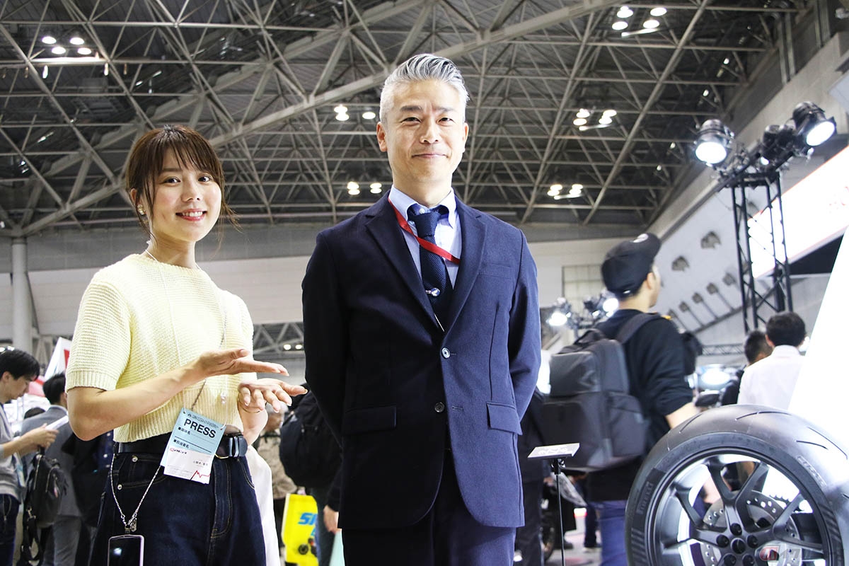 ホンダモーターサイクルジャパンの森口さんとバイク好き女優の小野木里奈さん