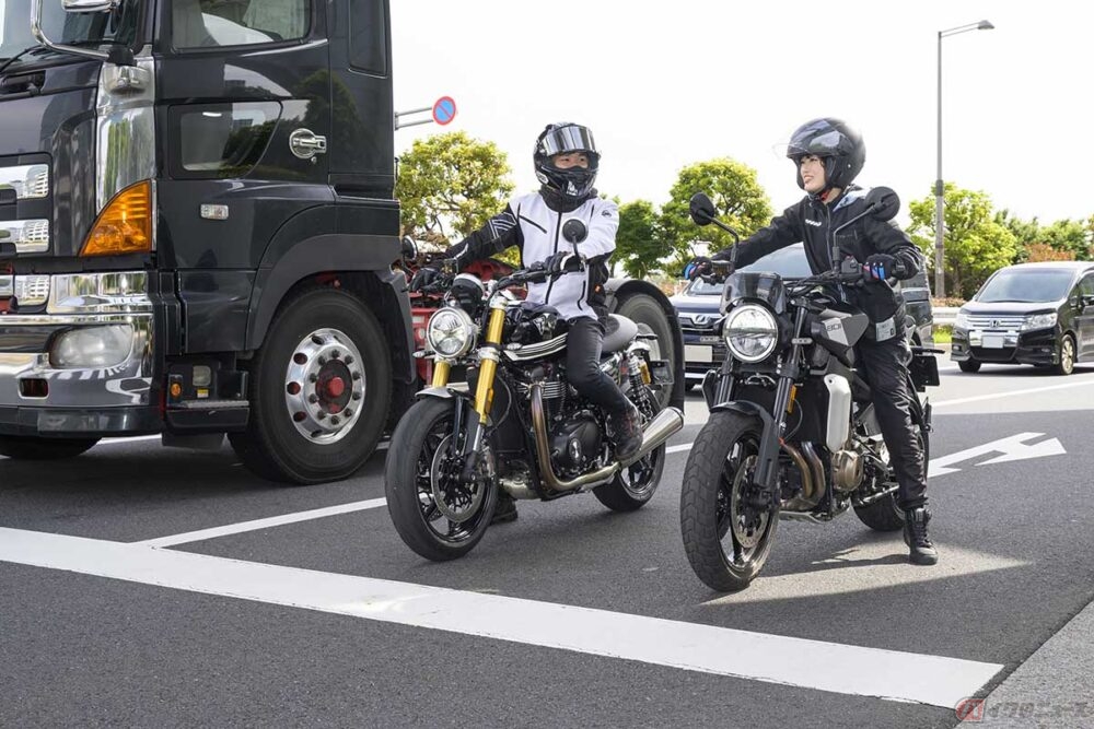 ホンダ　原付バイク　一時停止 絶対に地面に足を着かなきゃ違反になる!? バイクで一時停止する際の