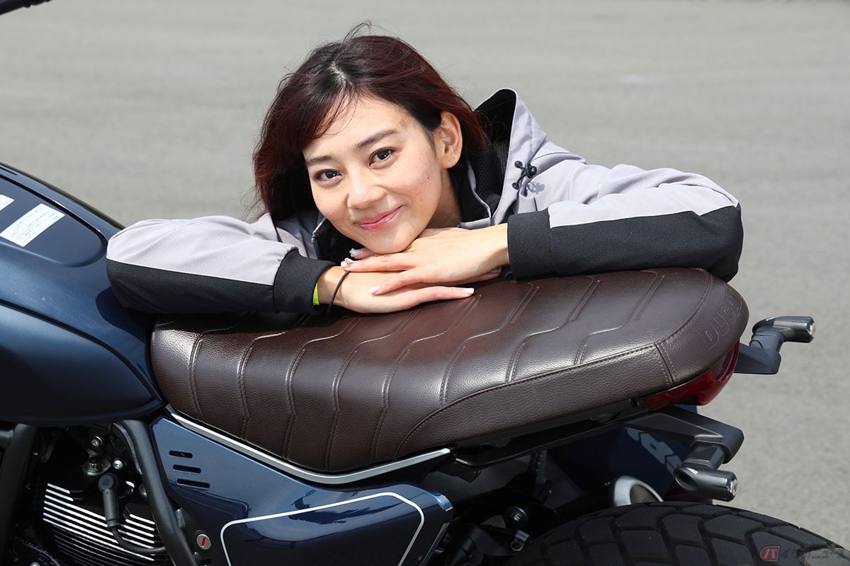 ドゥカティ「Scrambler Nightshift(スクランブラー・ナイトシフト)」。スポークホイールも指出瑞貴さんのお気に入りポイントです