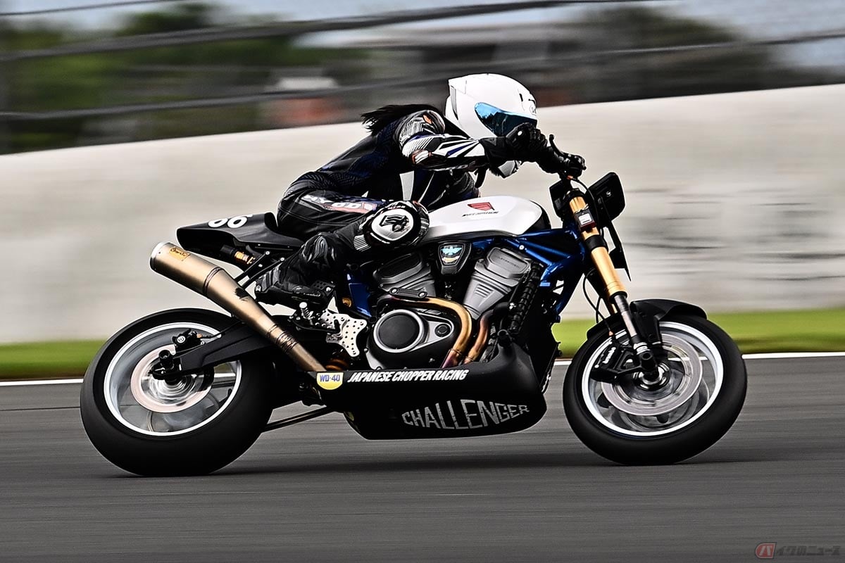 ハーレーショップ「JOYRIDE SPEED SHOP」が手掛けた「パンアメリカ1250」レーサーでレースに参戦する長瀬智也さん