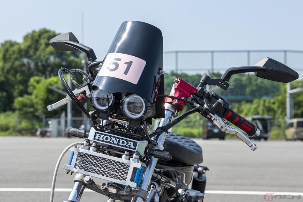 半世紀以上前に登場したホンダ「行灯カブ」をスーパーチャージャー＋
