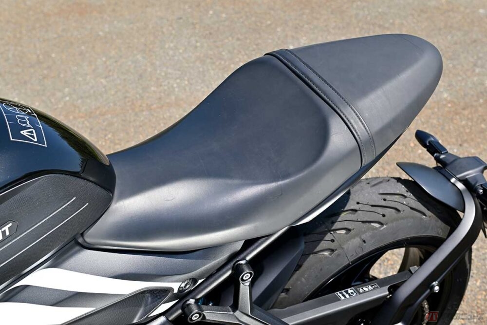 トライアンフの新たな可能性？ 「適度なユルさ」が魅力の「TRIDENT 660