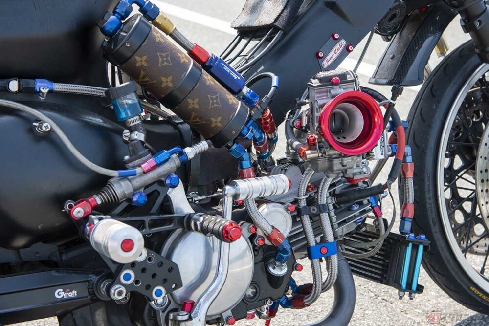 魅せて走れるリトルカブ」HSR九州サーキットに現る!! 極限までナロー化