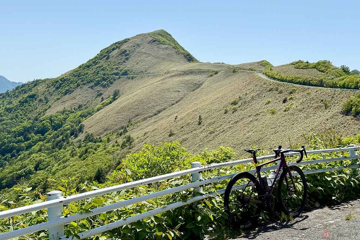 突如視界が開ける、「UFOライン」一番の絶景ポイント