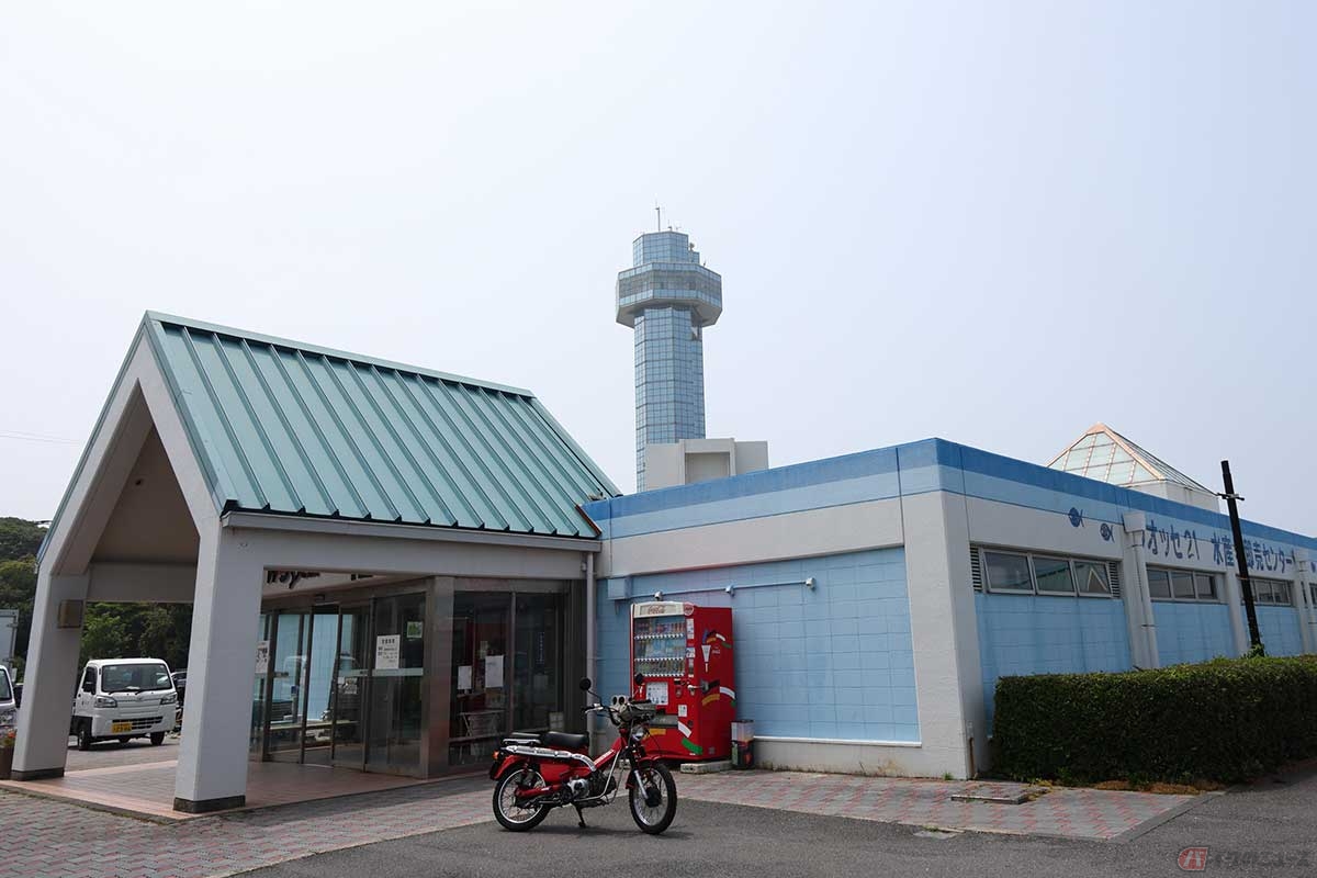 茨城県の神栖のマリーナから30分ほど走って訪れたのは、千葉県銚子市の「ウオッセ21」。水産物卸売センター、銚子ポートタワーなどの複合施設